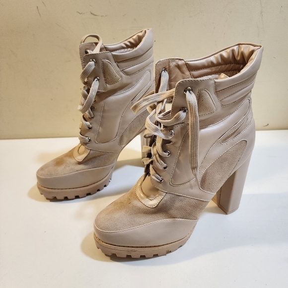 PRETTYLITTLERHING Melora Beige Lace up Heeles Booties size 8 M - Picture 5 of 14